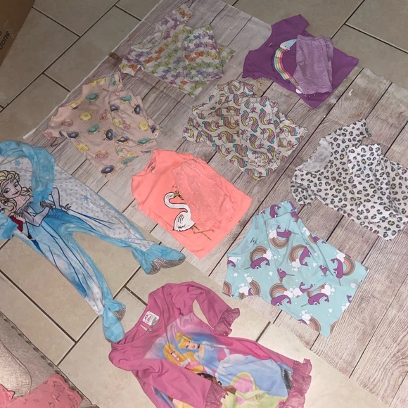 Huge 3T Pajama bundle (9 items) - Picture 6 of 12